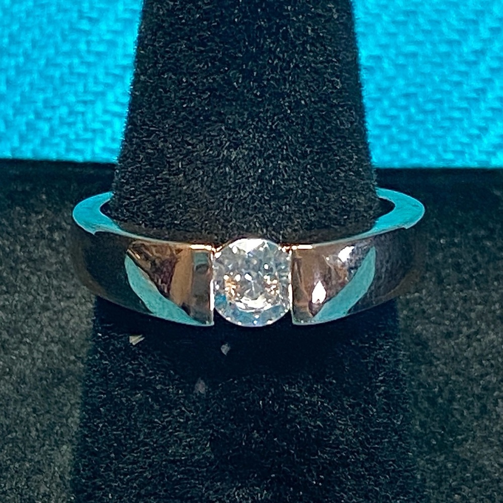 NEW Solitaire CZ Rose Tone Band Ring, Sz 7